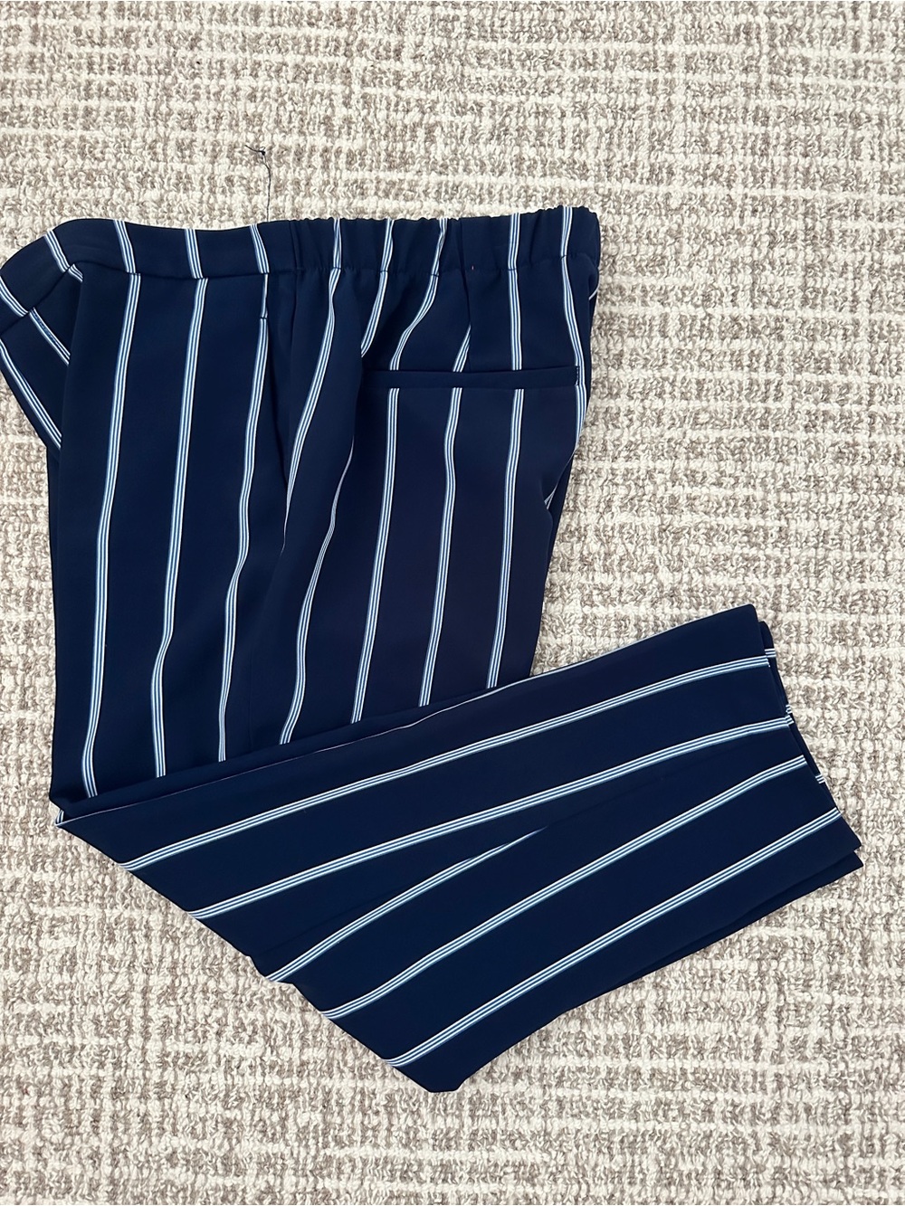 Old Navy Navy Blue Vertical White Stripe Women's Cropped Pants, Sz 14 Preowned